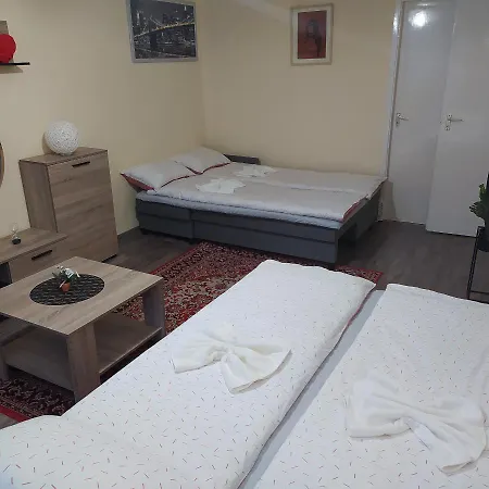 Krenusz Vendeghaz. Apartment